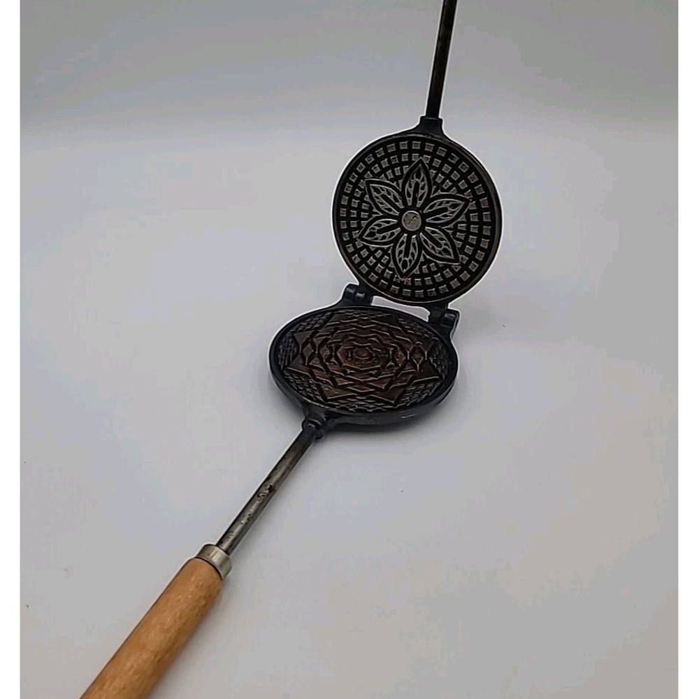 VTG Italian Pizzelle Maker Handheld Stove Top Aluminum Cookie Waffle Iron